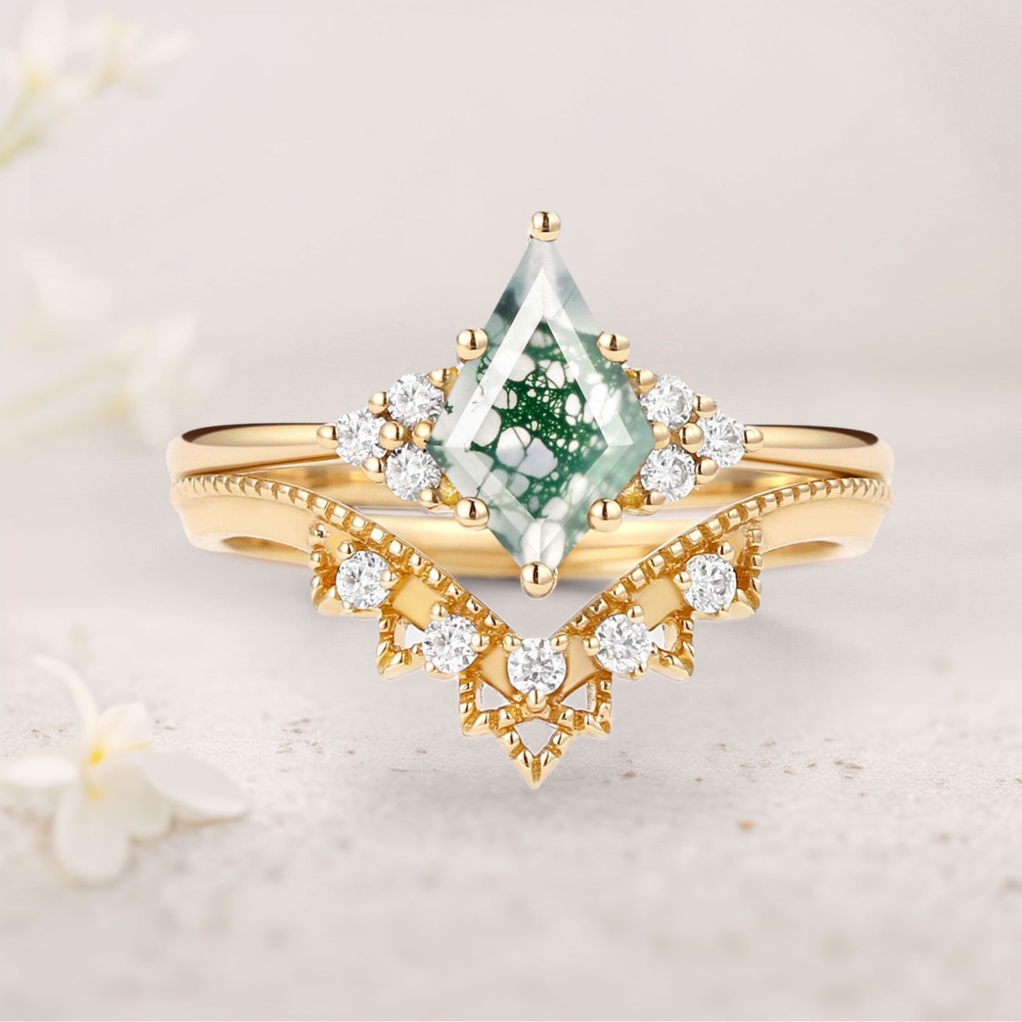 Vintage Floral Signature Kite Moss Agate 18K Yellow Gold Engagement Ring Set