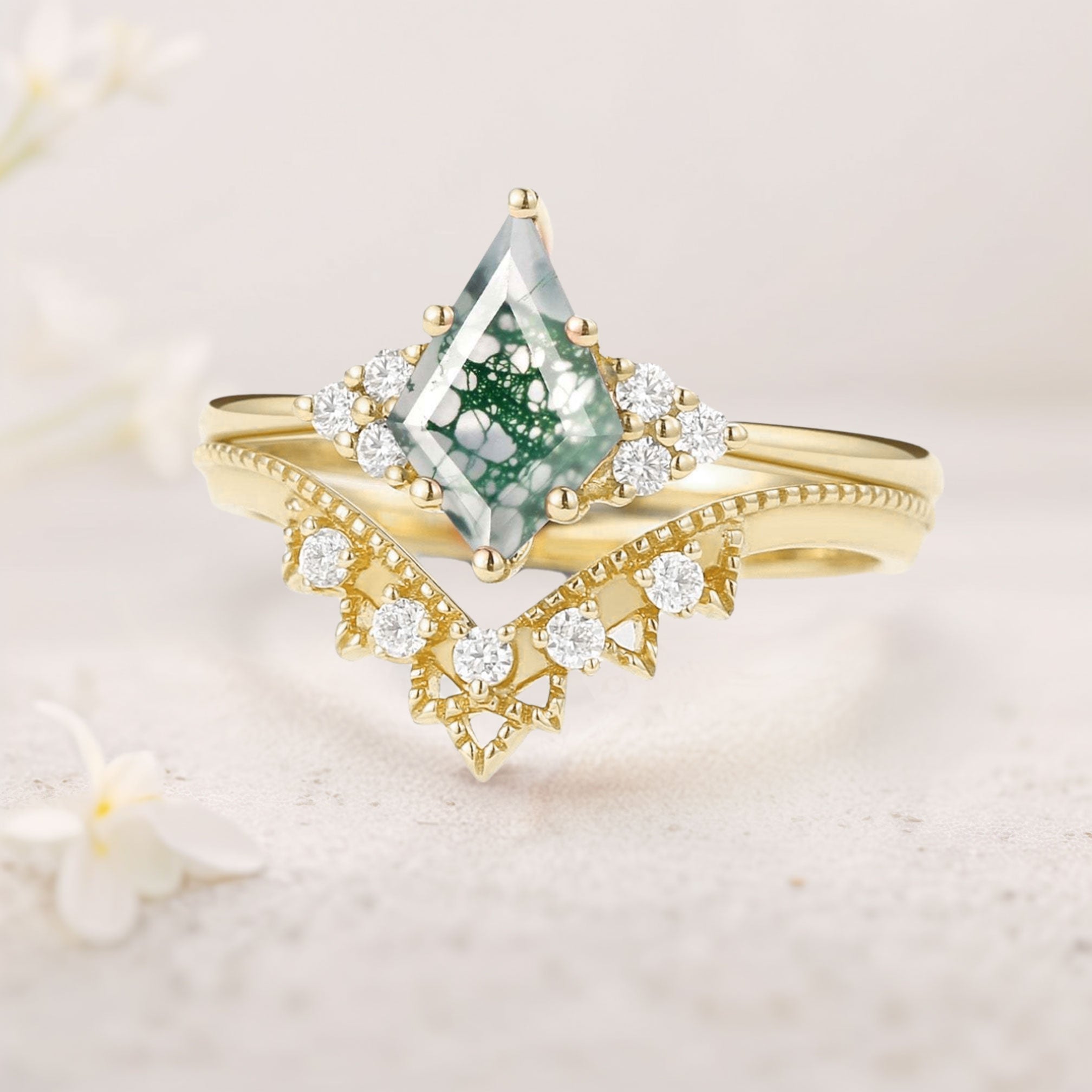 Vintage Floral Signature Kite Moss Agate 18K Yellow Gold Engagement Ring Set