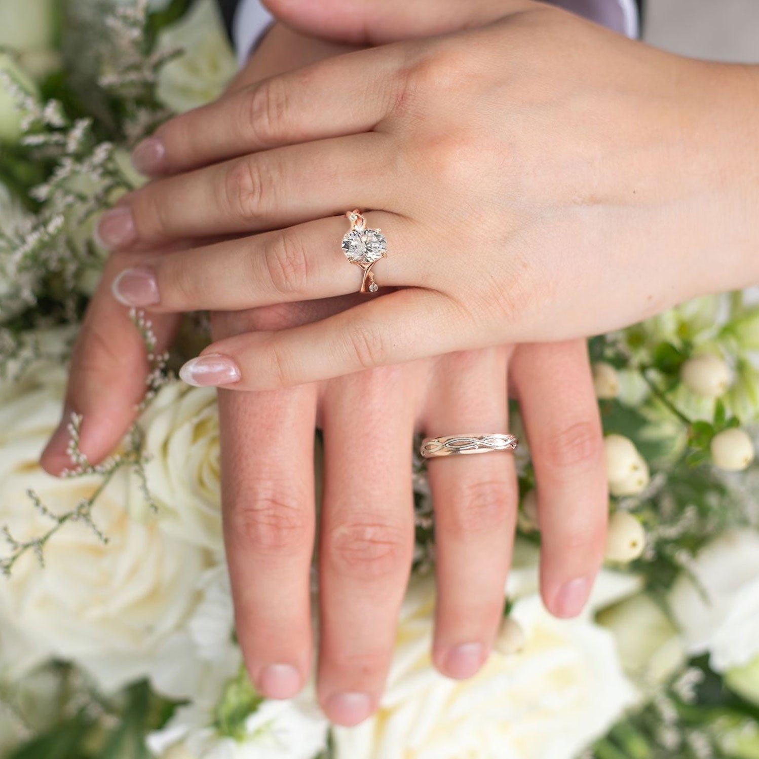 Unique Leaf Design Vine Oval Moissanite 18K Yellow Gold Couple's Ring Set