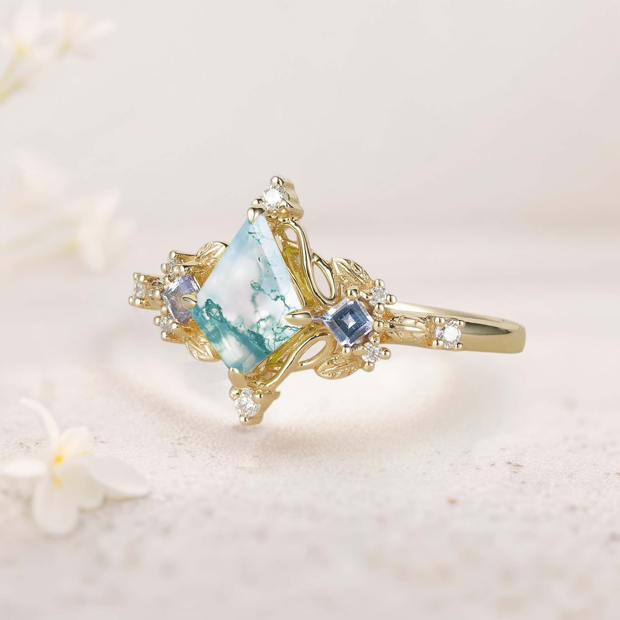 Unique Kite Three Stone Moss Agate 18K Yellow Gold Leaf Ring