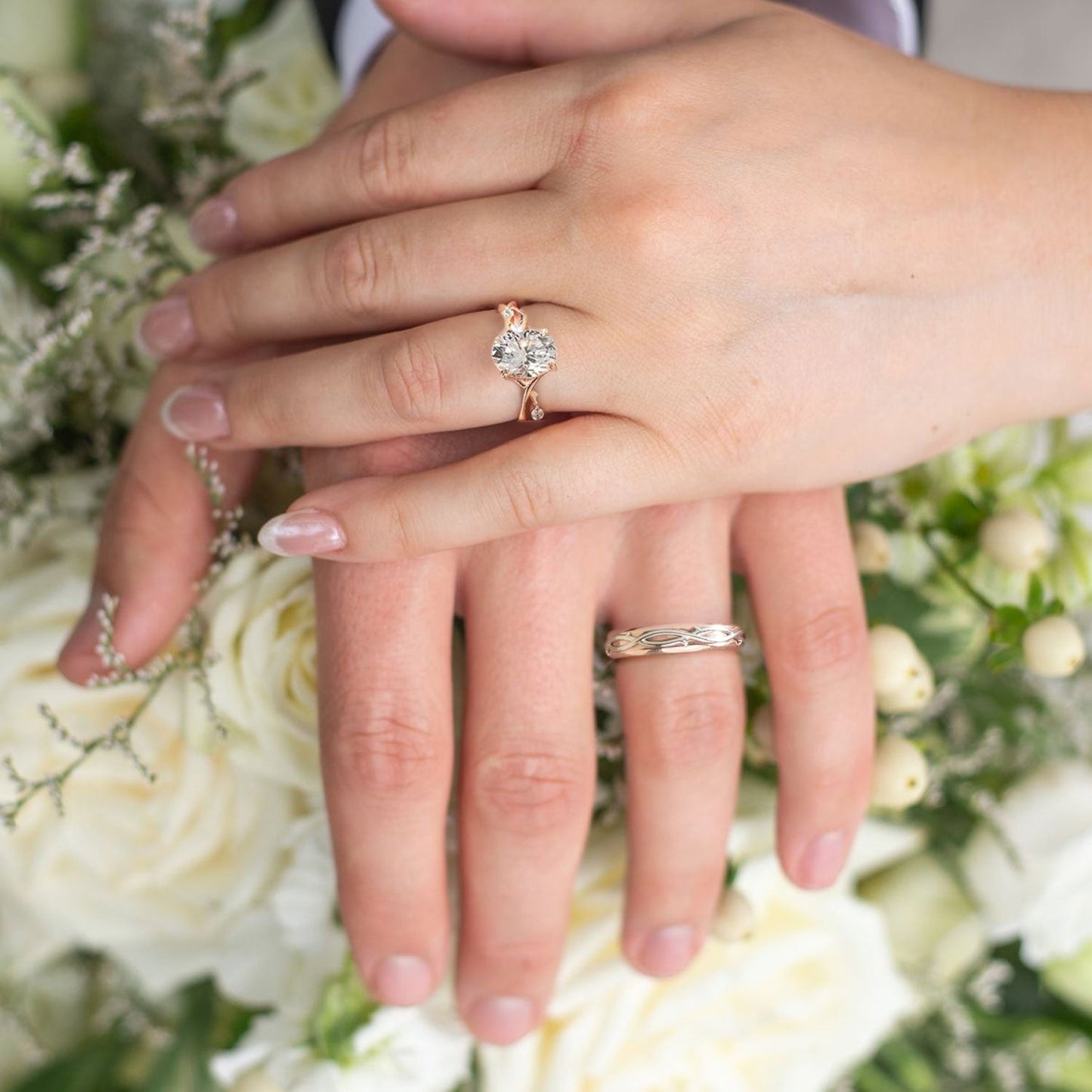 Unique Leaf Design Vine Oval Moissanite Couple’s Ring Set