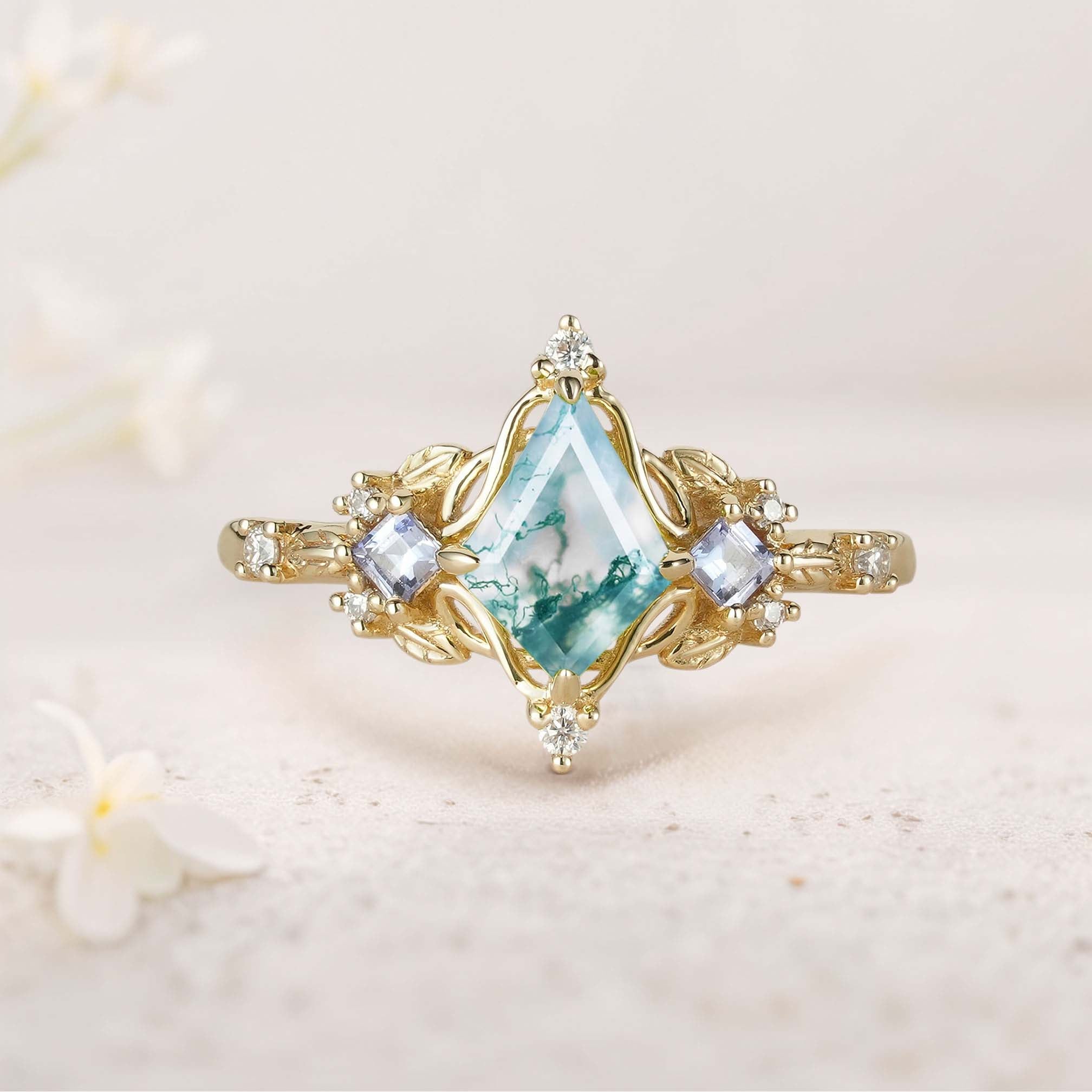 Unique Kite Three Stone Moss Agate 18K Yellow Gold Leaf Ring