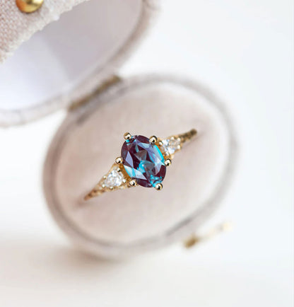 Unique Aspen Oval Ring