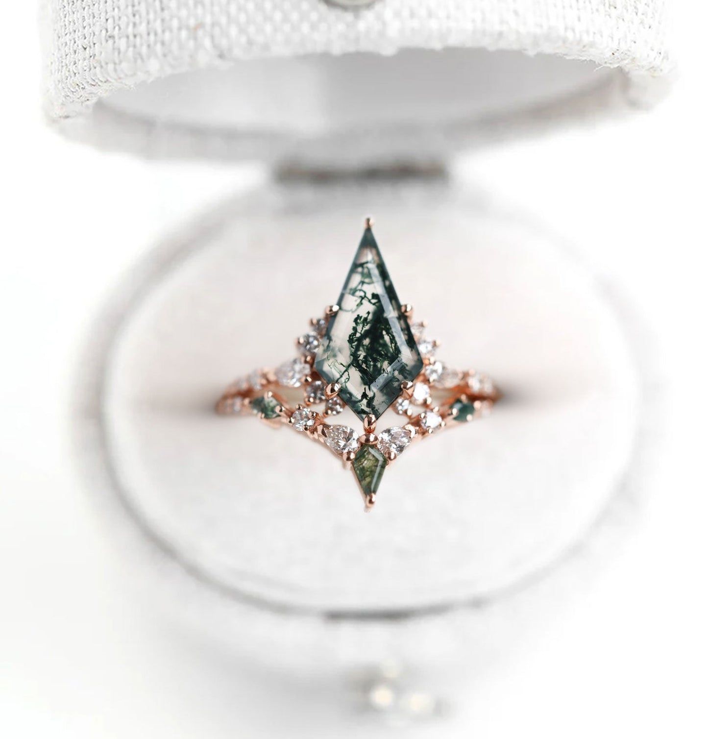 Unique Kite Moss Agate Engagement Ring Set