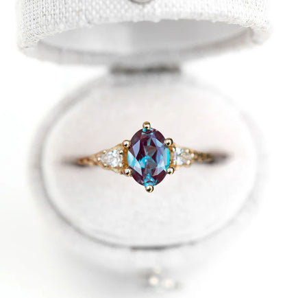 Unique Aspen Oval Ring