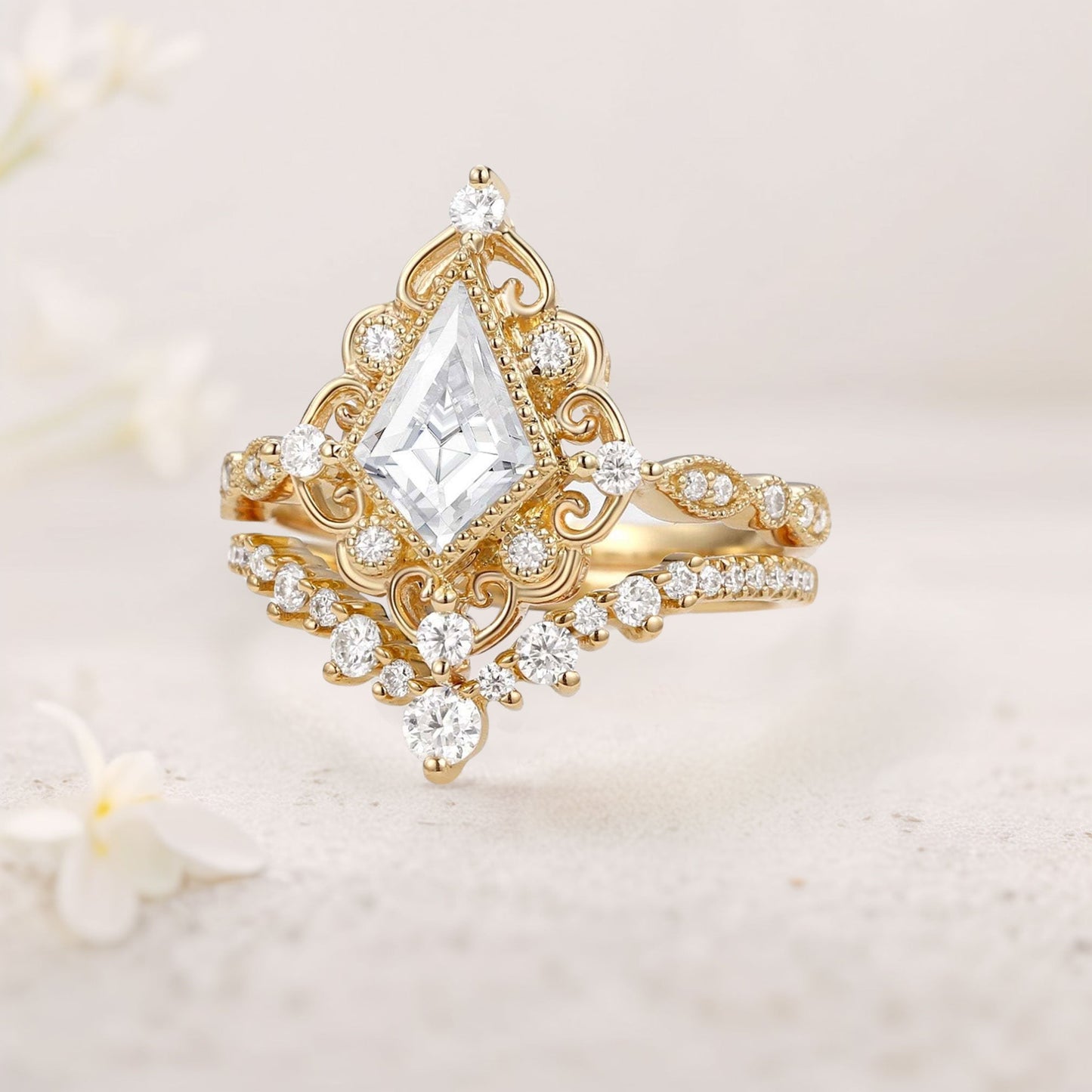 Vintage floral engagement rings Kite Moissanite Art Deco Engagement Ring Set