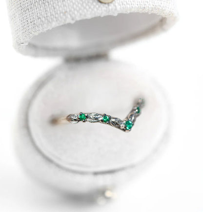 Unique floral engagement rings Round Emerald Wedding Band  Engagement Ring