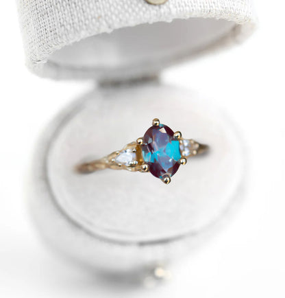 Unique Aspen Oval Ring