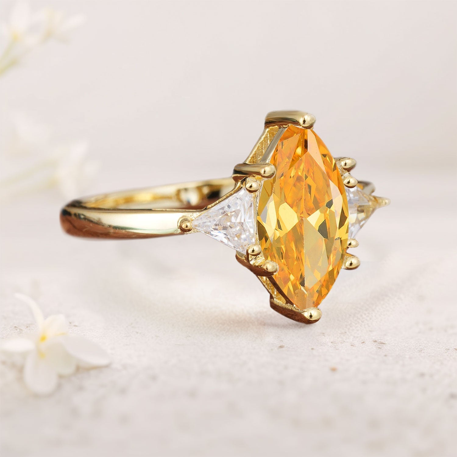 Vintage Three Stone Oval Citrine 18K Yellow Gold Engagement Ring
