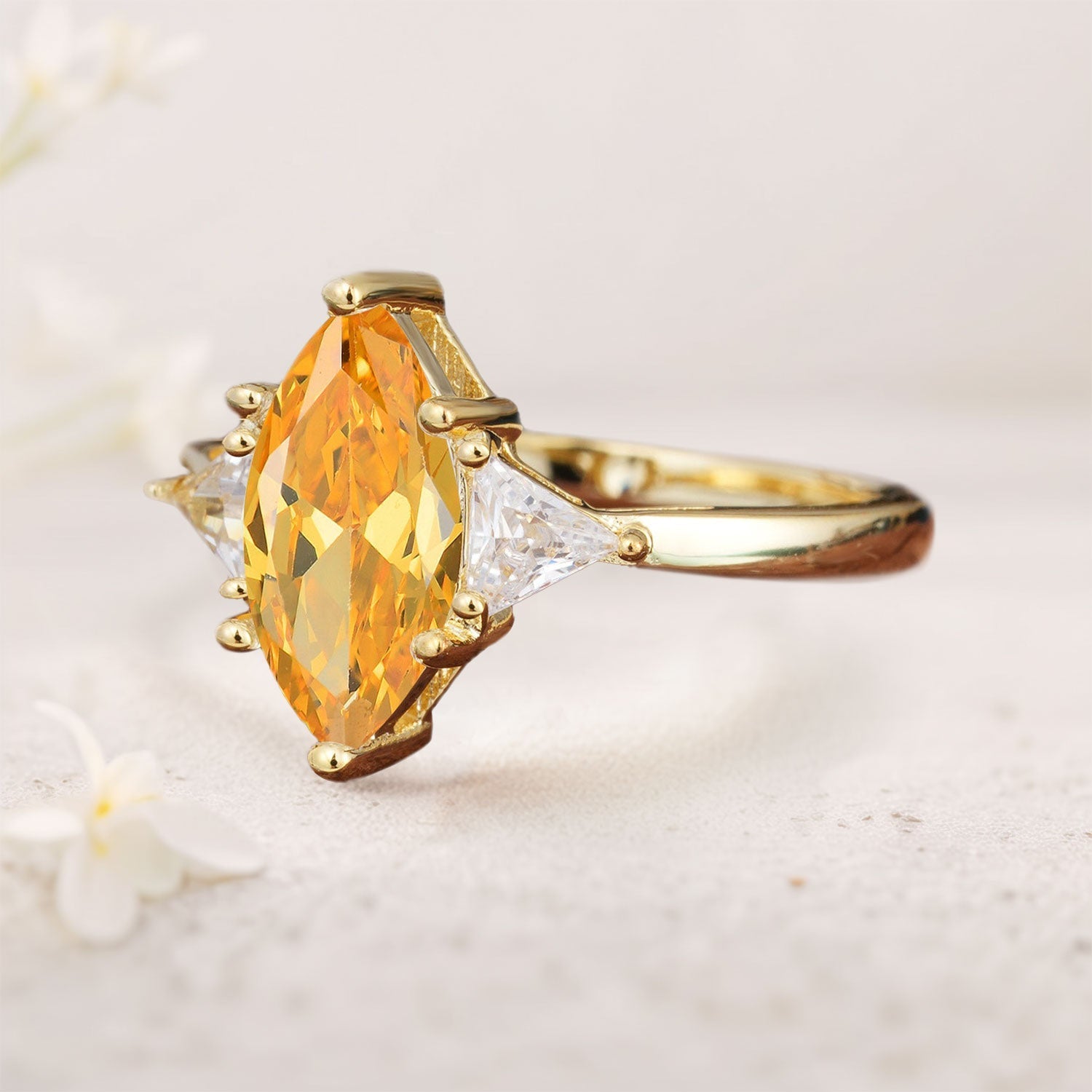 Vintage Three Stone Oval Citrine 18K Yellow Gold Engagement Ring